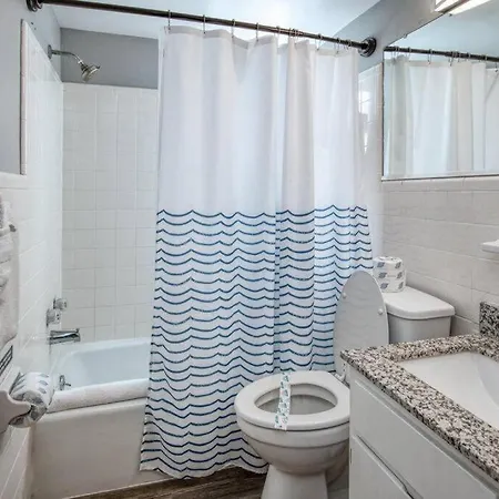 Sunset Beach Suites At Madeira Beach! Pet Friendly Beach Getaway!- Suite 1 St. Pete Beach Exterior photo