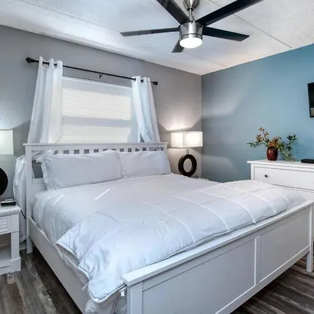 Sunset Beach Suites At Madeira Beach! Pet Friendly Beach Getaway!- Suite 1 St. Pete Beach Exterior photo