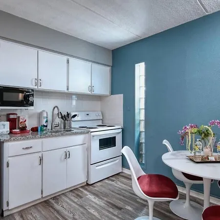 Sunset Beach Suites At Madeira Beach! Pet Friendly Beach Getaway!- Suite 1 St. Pete Beach Exterior photo