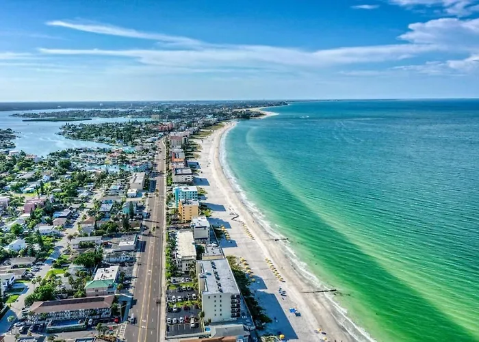 Sunset Beach Suites At Madeira Beach! Pet Friendly Beach Getaway!- Suite 1