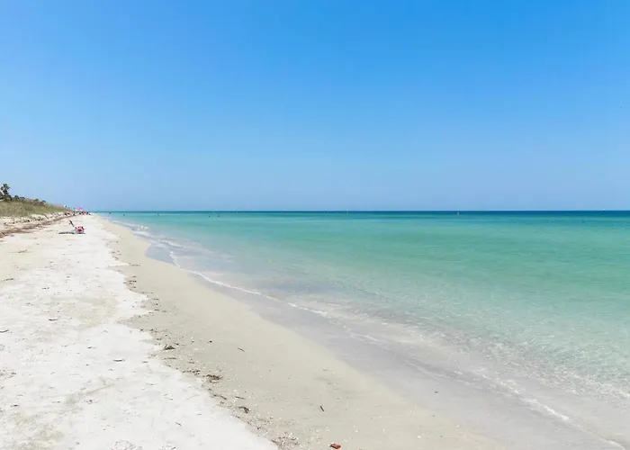 Sunset Beach Suites At Madeira Beach! Pet Friendly Beach Getaway!- Suite 1